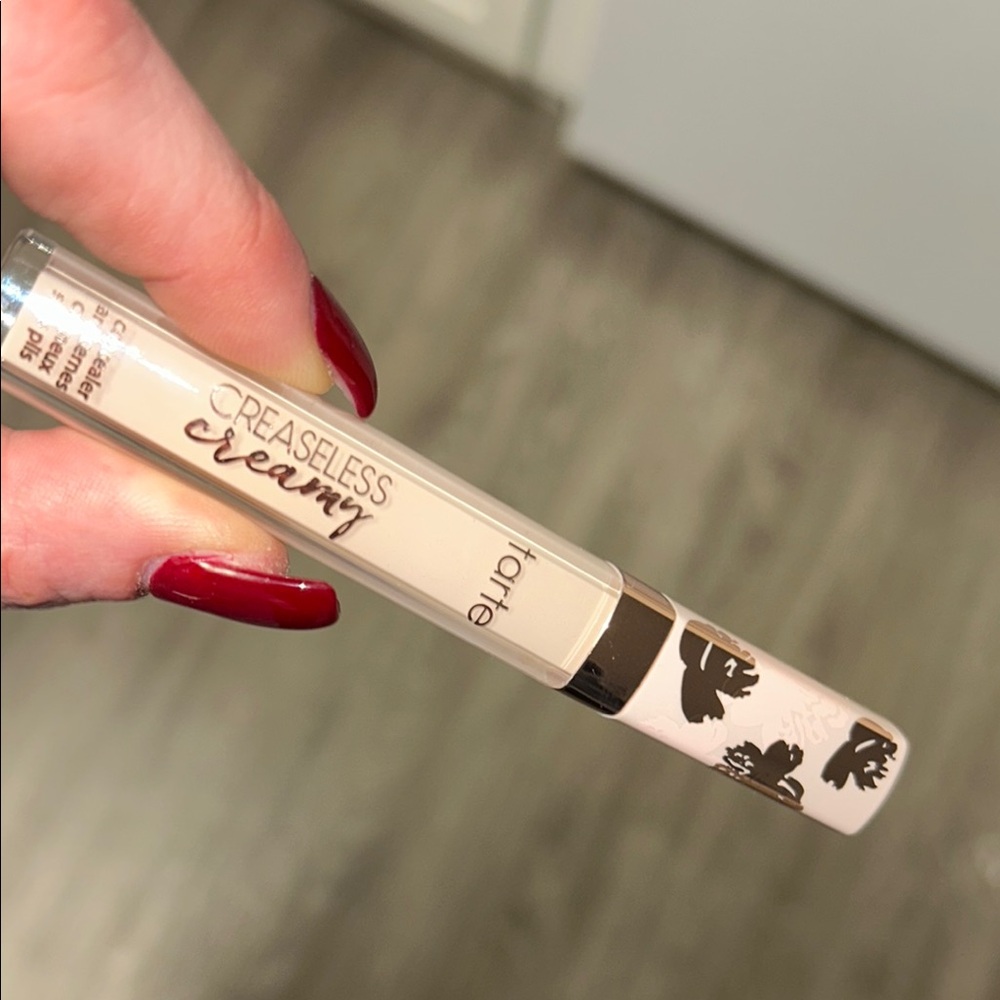 Tarte Creaseless Creamy Concealer. BNWOT. shade 16N